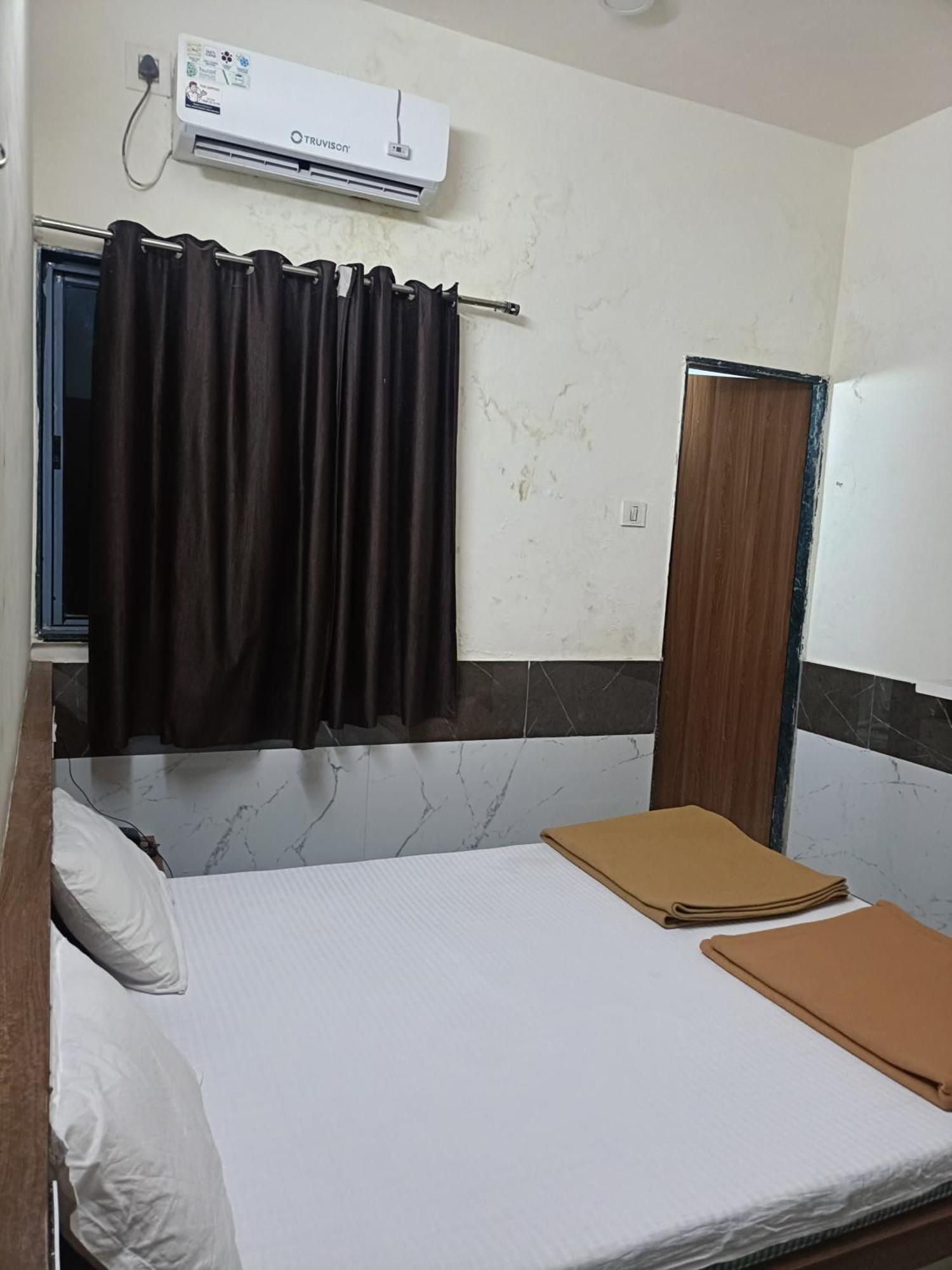 Hotel Mahalaxmi Dwārka 外观 照片